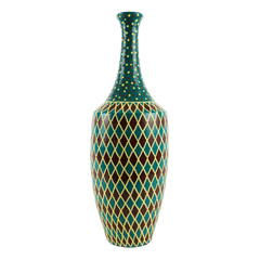 فازة خزفية يدوية بزخارف هندسية