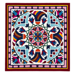 لوحة خيامية مصرية يدوية بزخارف هندسية وزهور متعددة الألوان