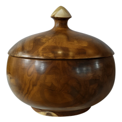 حجازه وعاء خشبي بغطاء مصنوع يدويًا – بتشطيب طبيعي من خشب الجوز