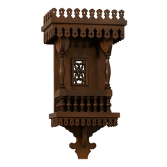 رف جداري خشبي مشغول يدويًا بتصميم مشربية