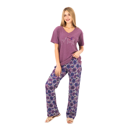 زكوتكس طقم بيجامة نسائي مطبوع – تي-شيرت بنفسجي وبنطال مزهر – مقاسات متعددة