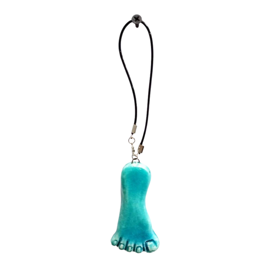 سعودي معلقة حائط سيراميك – تصميم قدم – 5×3 سم – SG13