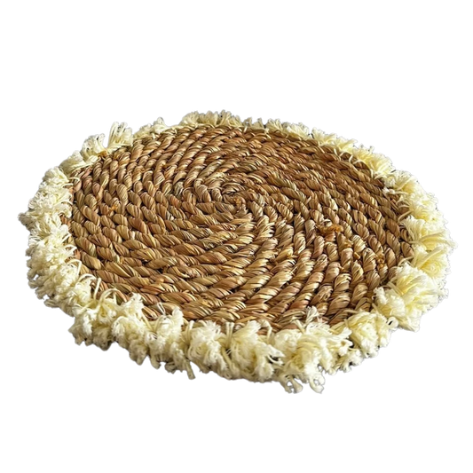 مفرش دائري من الخوص بحواف قطنية