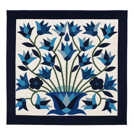 لوحة خيامية مصرية يدوية بتصميم مزهرية وزهور باللون الأزرق