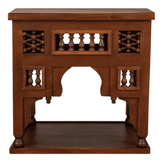 طاولة جانبية خشبية مشغولة يدويًا بزخارف مشربية